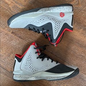 Adidas D Rose 773 III Men's Basketball Shoe